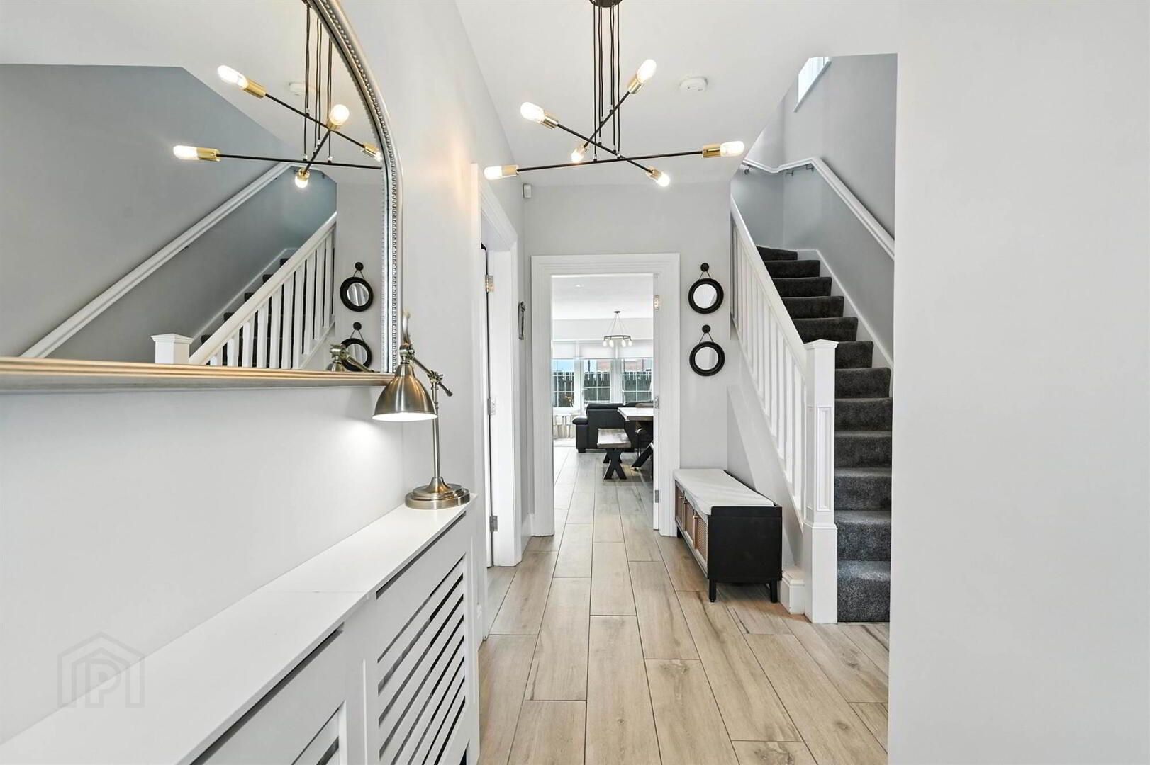 16 Fairfields Manor 3 of 29