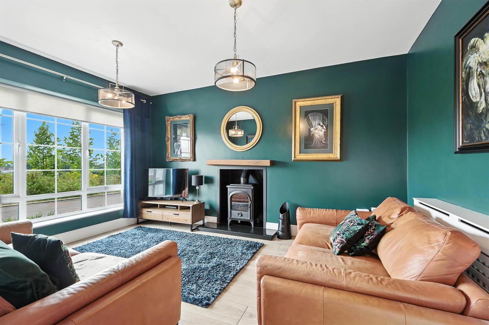 16 Fairfields Manor 5 of 29