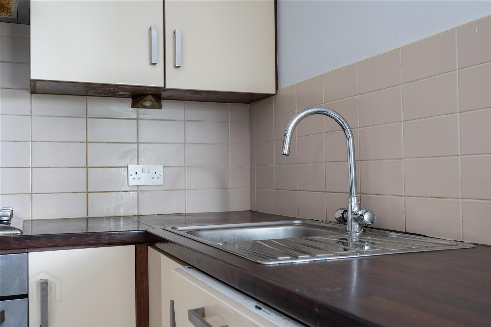 Apartment 29 Luna Building 11 of 23