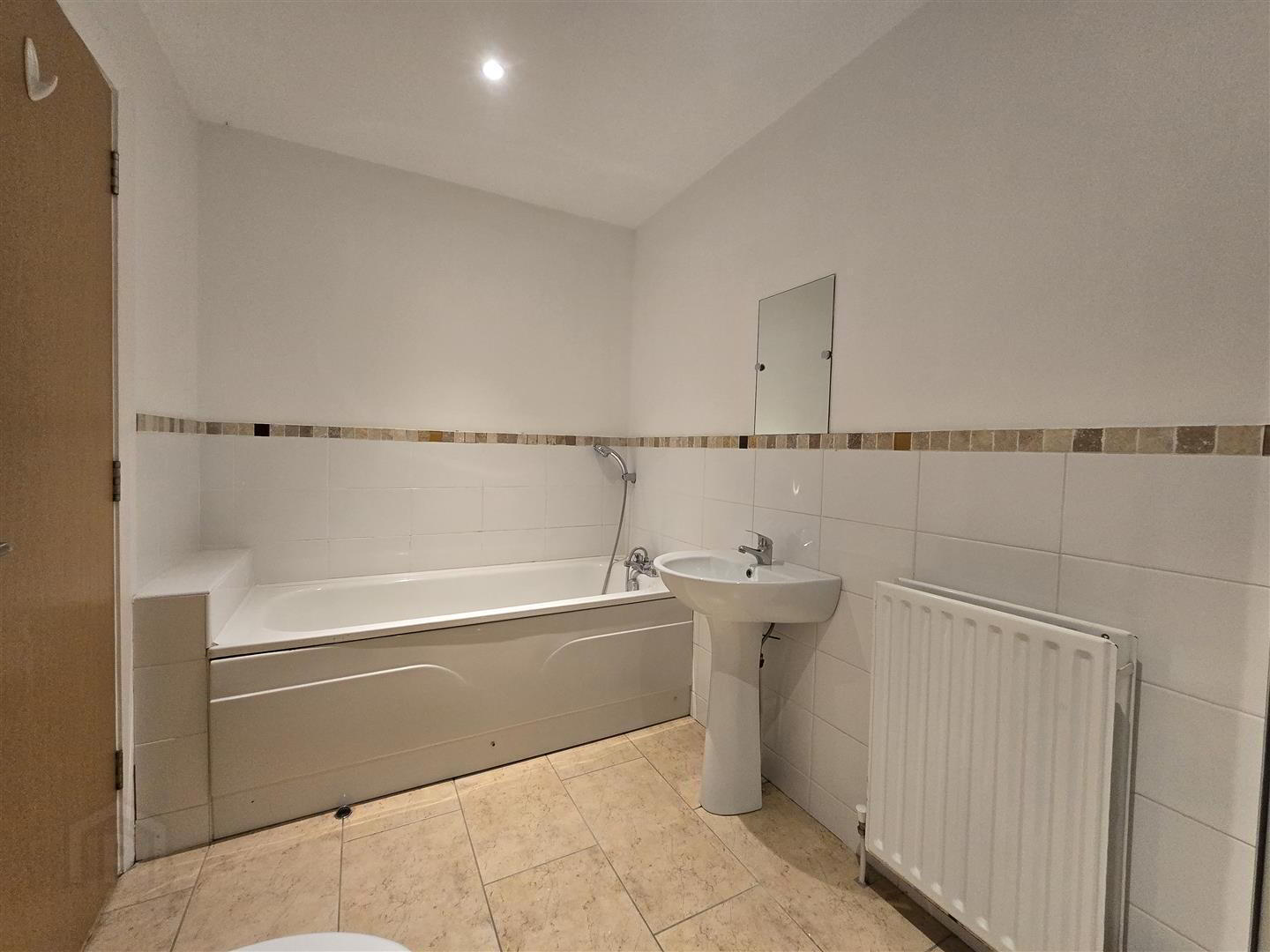 14 Shandon Manor, 17 Clara Road 9 of 13