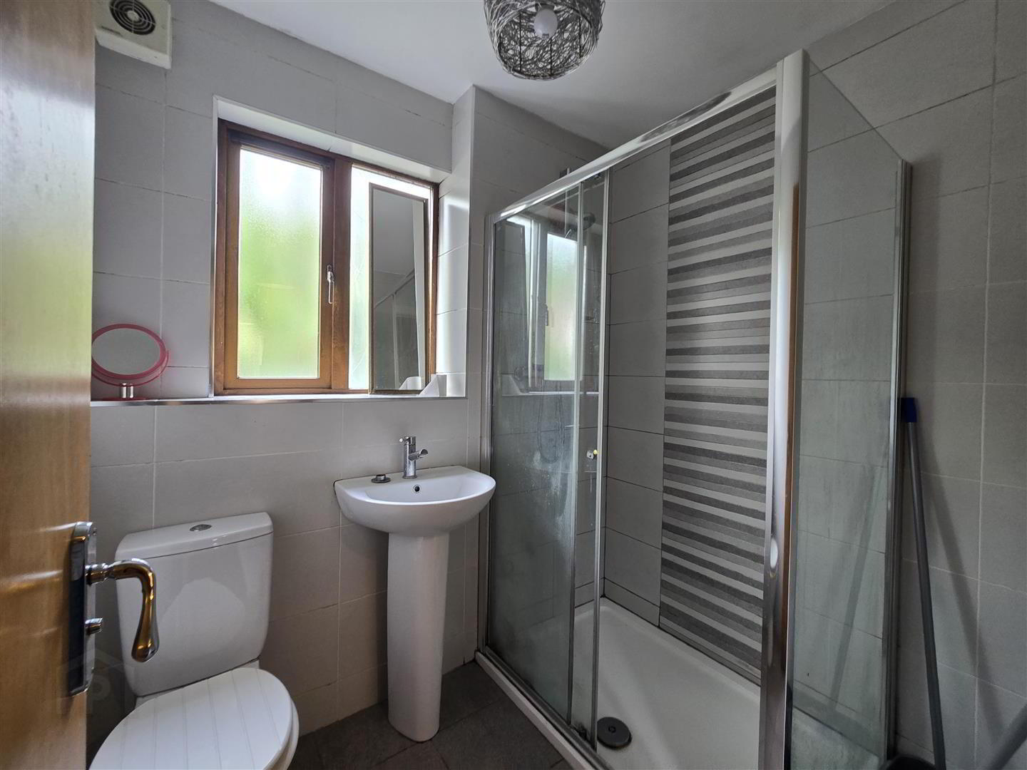 15 Heath Lodge Avenue 9 of 14