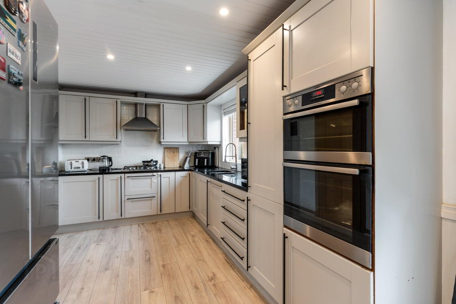 10 Stratford Gardens 8 of 25