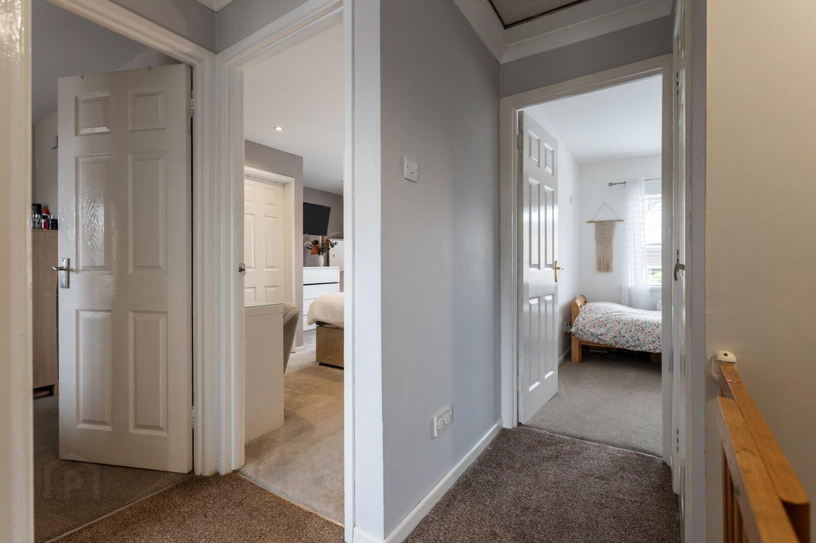 10 Stratford Gardens 15 of 25