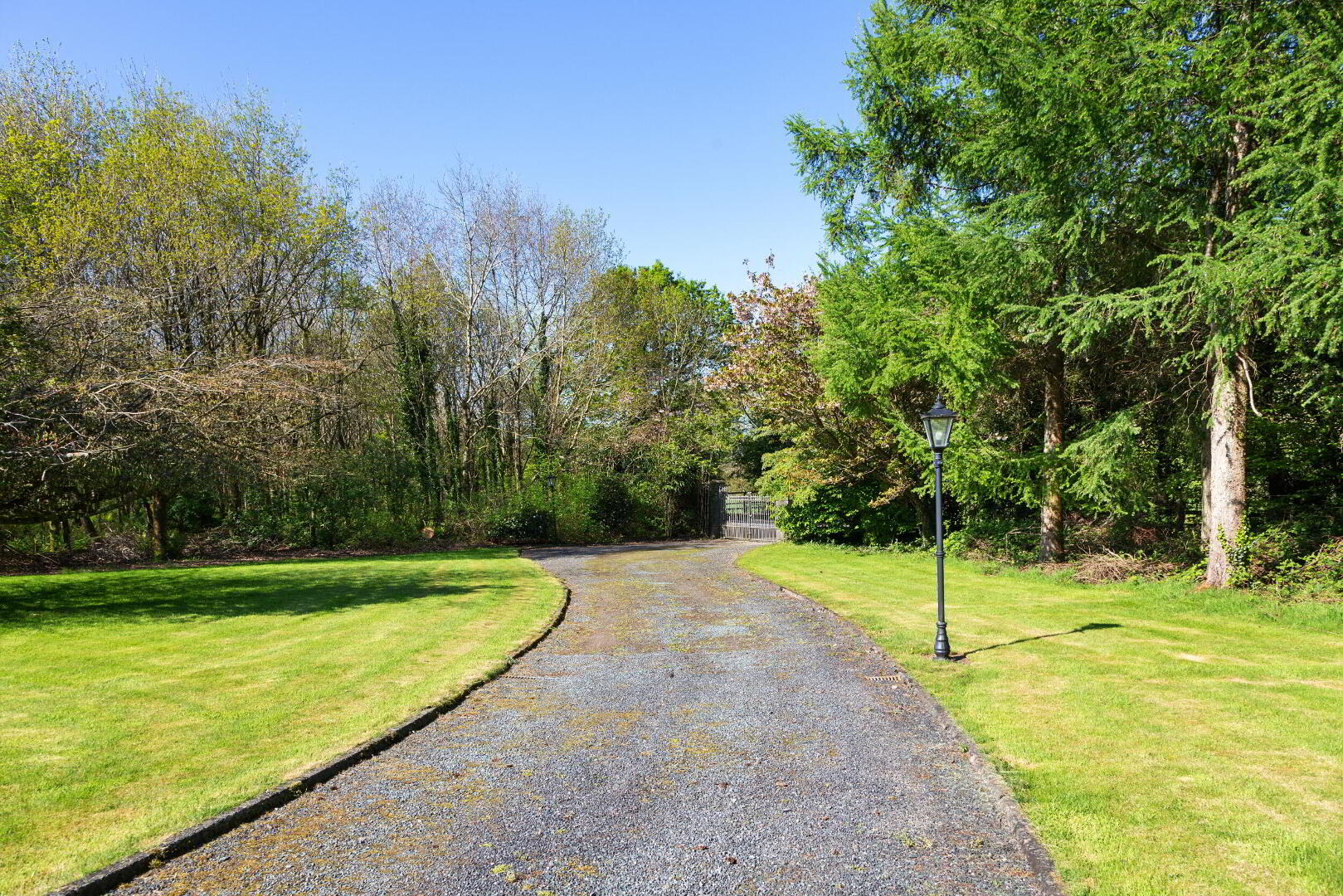 Chatsworth Lodge (with, C. 3 Acres) 35 of 47