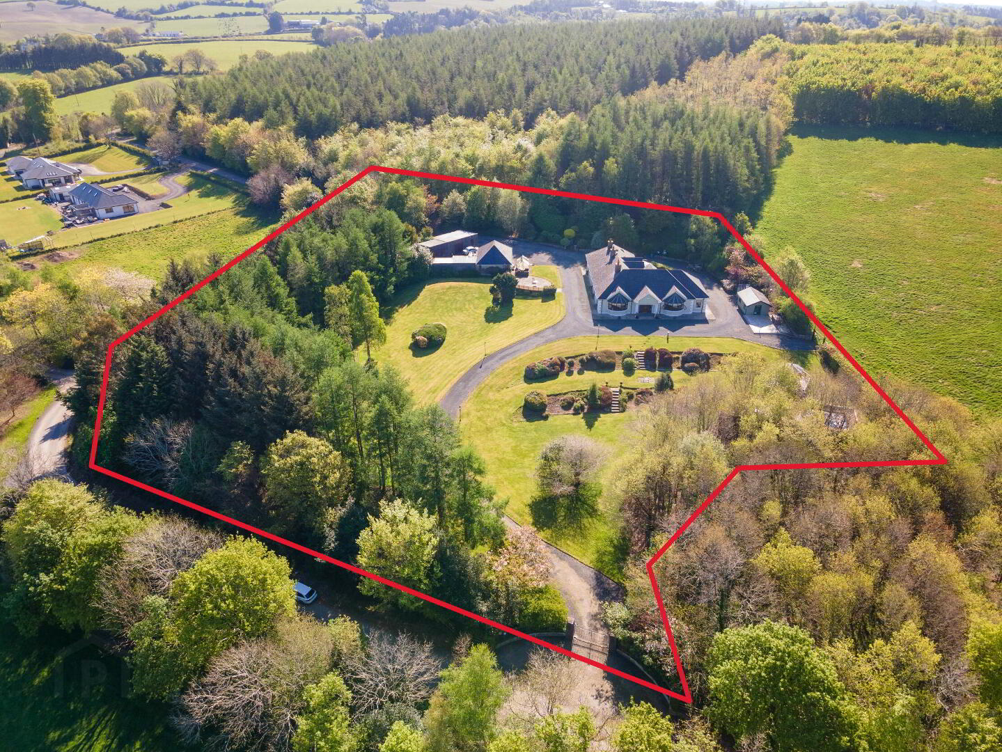 Chatsworth Lodge (With, C. 3 Acres) 22 of 44