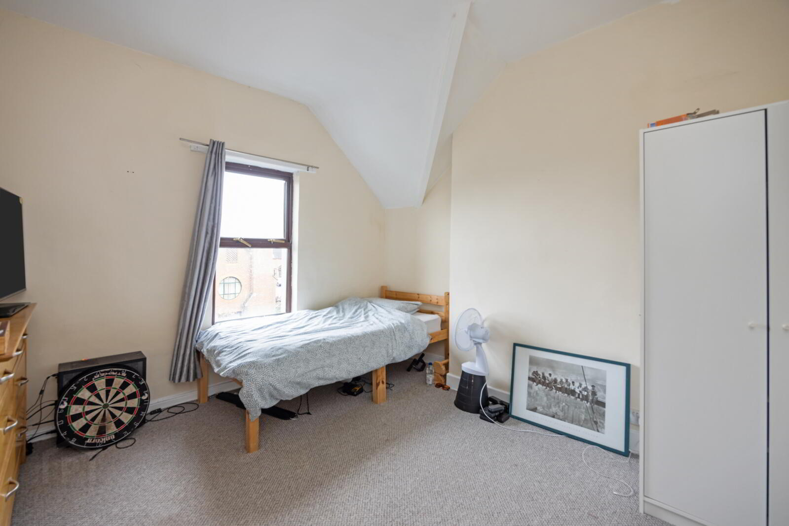 1 Chichester Avenue 24 of 32