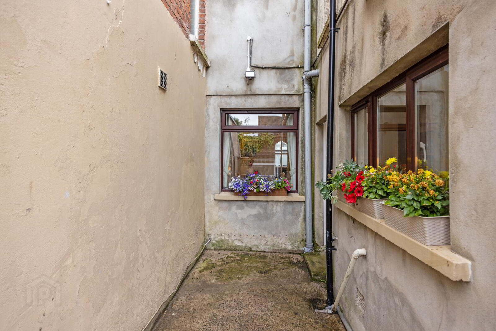 1 Chichester Avenue 32 of 32