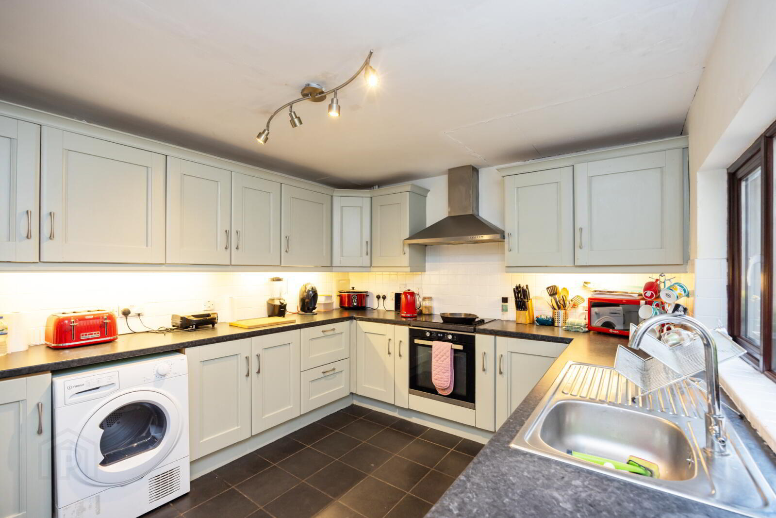 1 Chichester Avenue 12 of 32