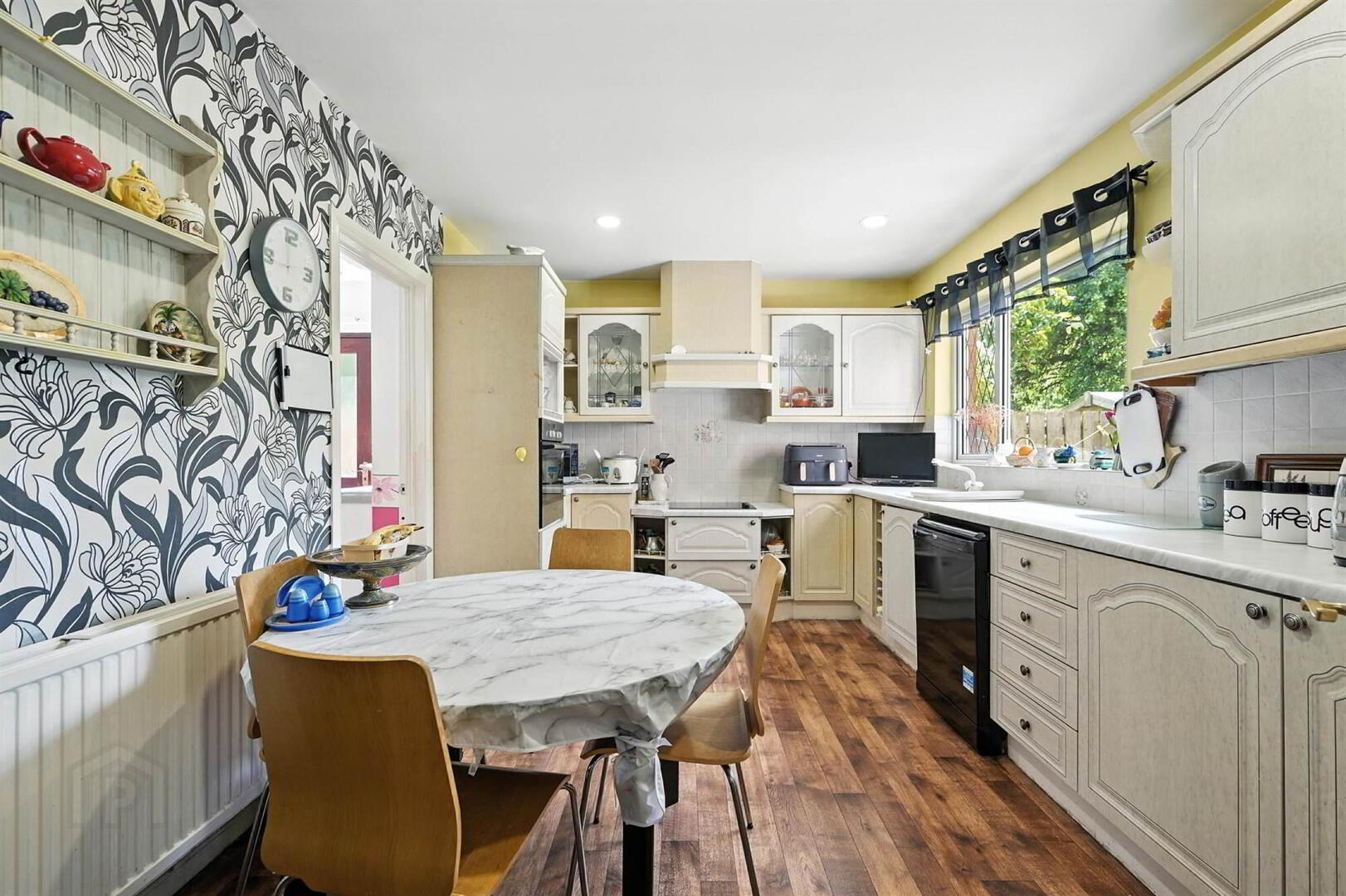 39 Church Avenue 12 of 31