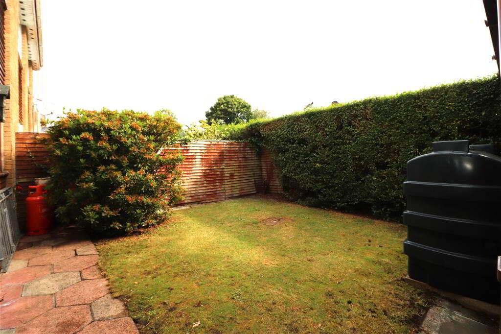 6 Orchard Close 13 of 13