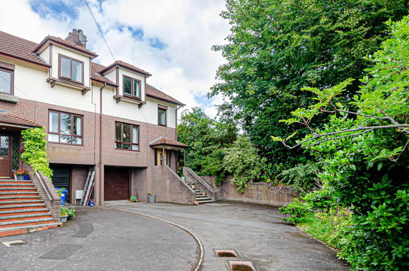 2 Thornhill Grove 3 of 60