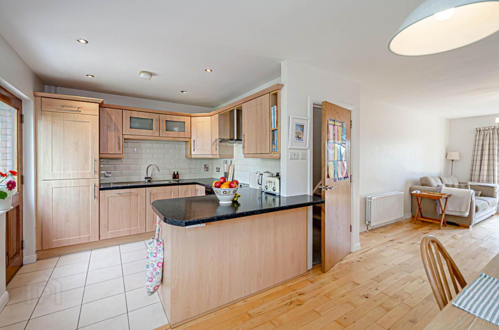 2 Thornhill Grove 19 of 60
