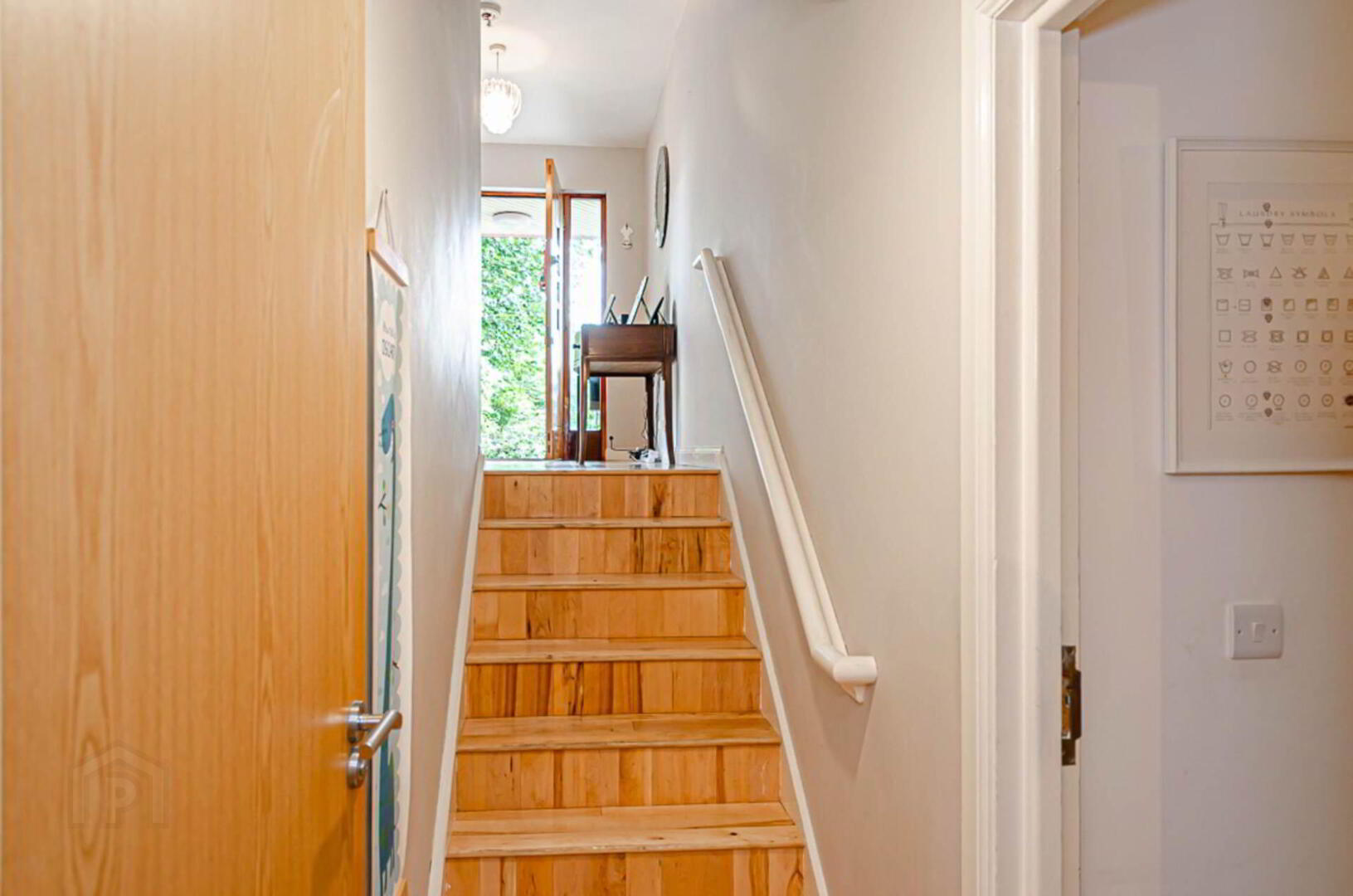 2 Thornhill Grove 23 of 60