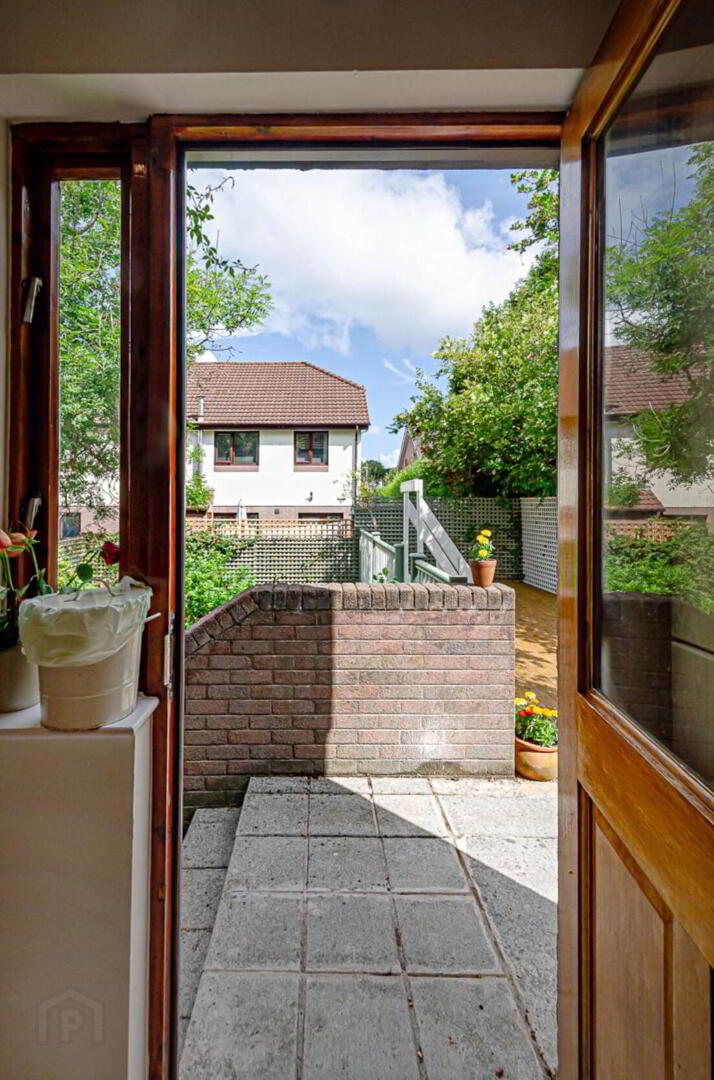 2 Thornhill Grove 22 of 60