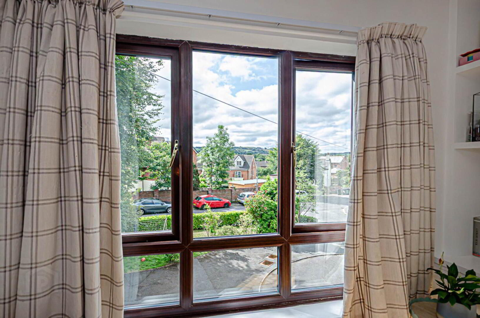 2 Thornhill Grove 14 of 60