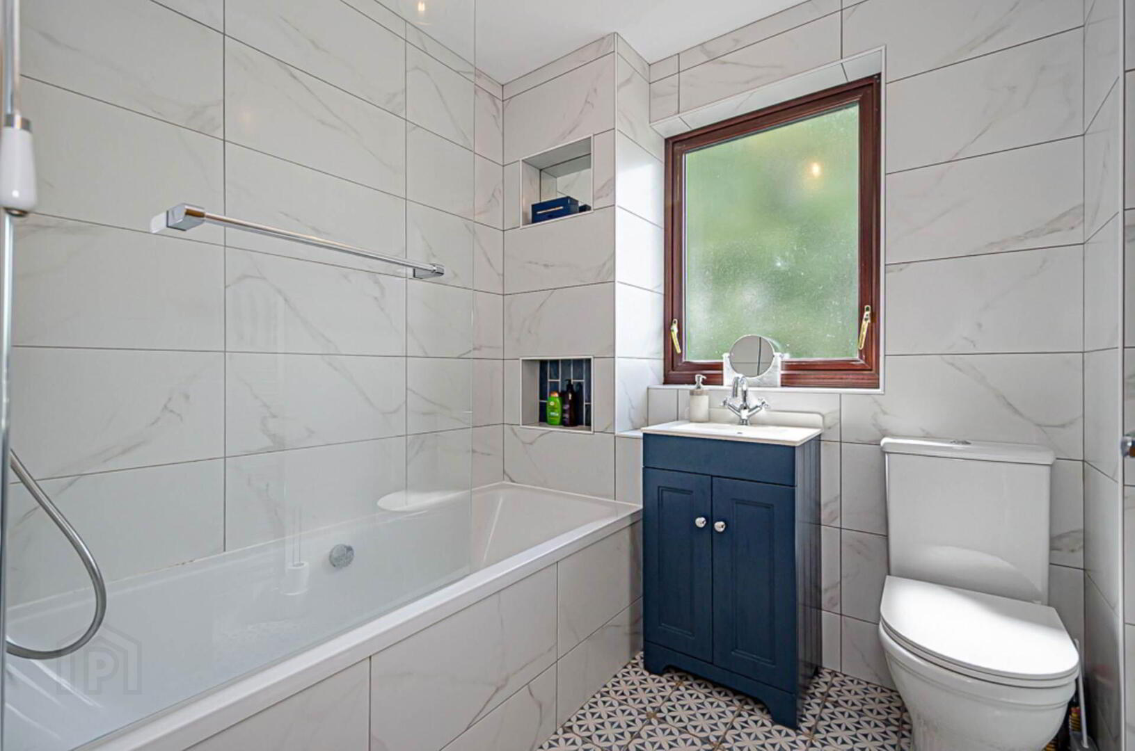 2 Thornhill Grove 45 of 60