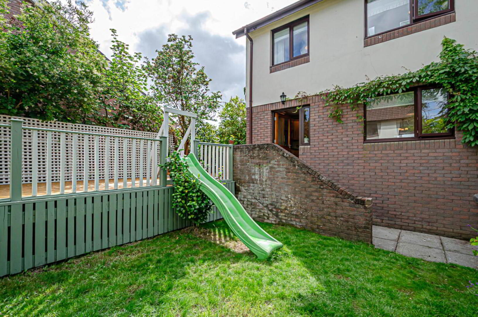 2 Thornhill Grove 60 of 60