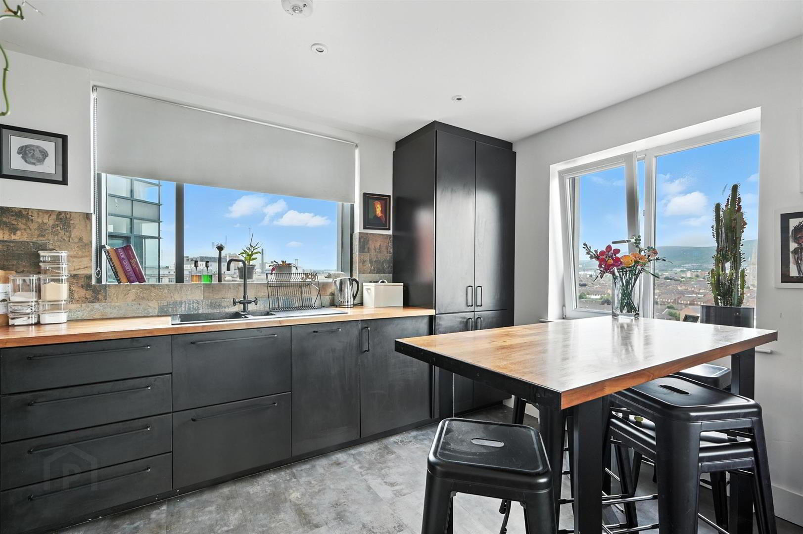 Apt 807 College Central, 4 College Avenue 7 of 18