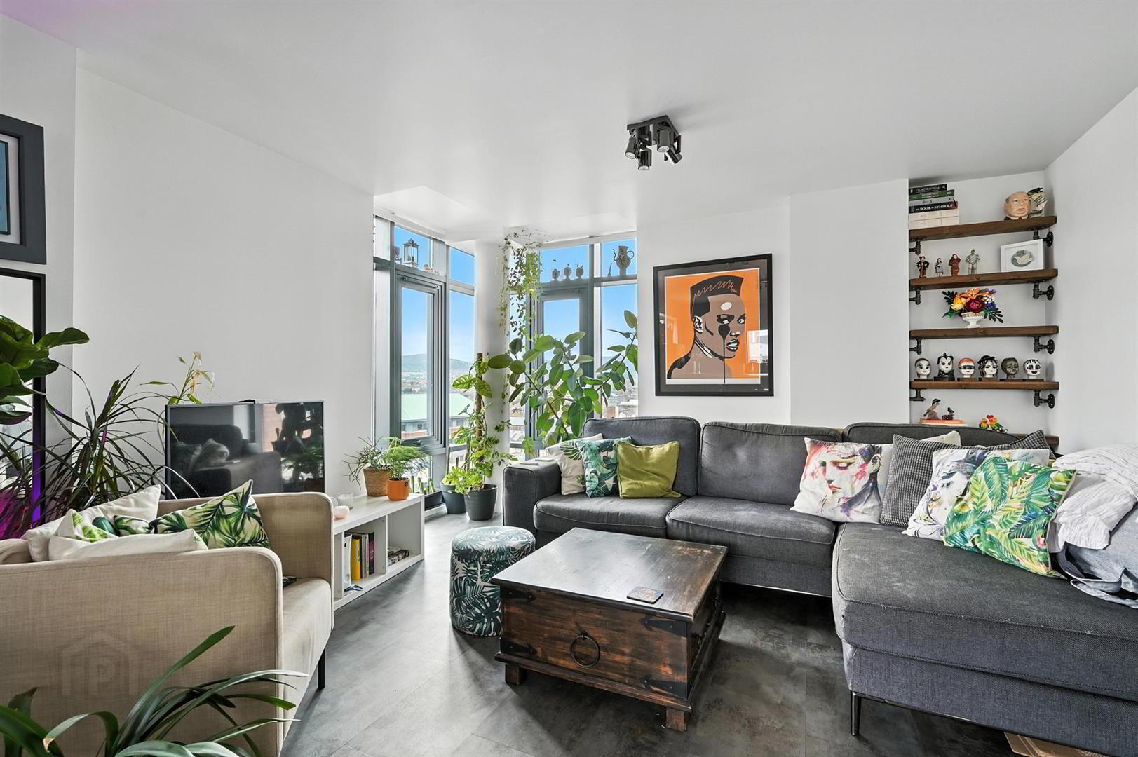 Apt 807 College Central, 4 College Avenue 9 of 18