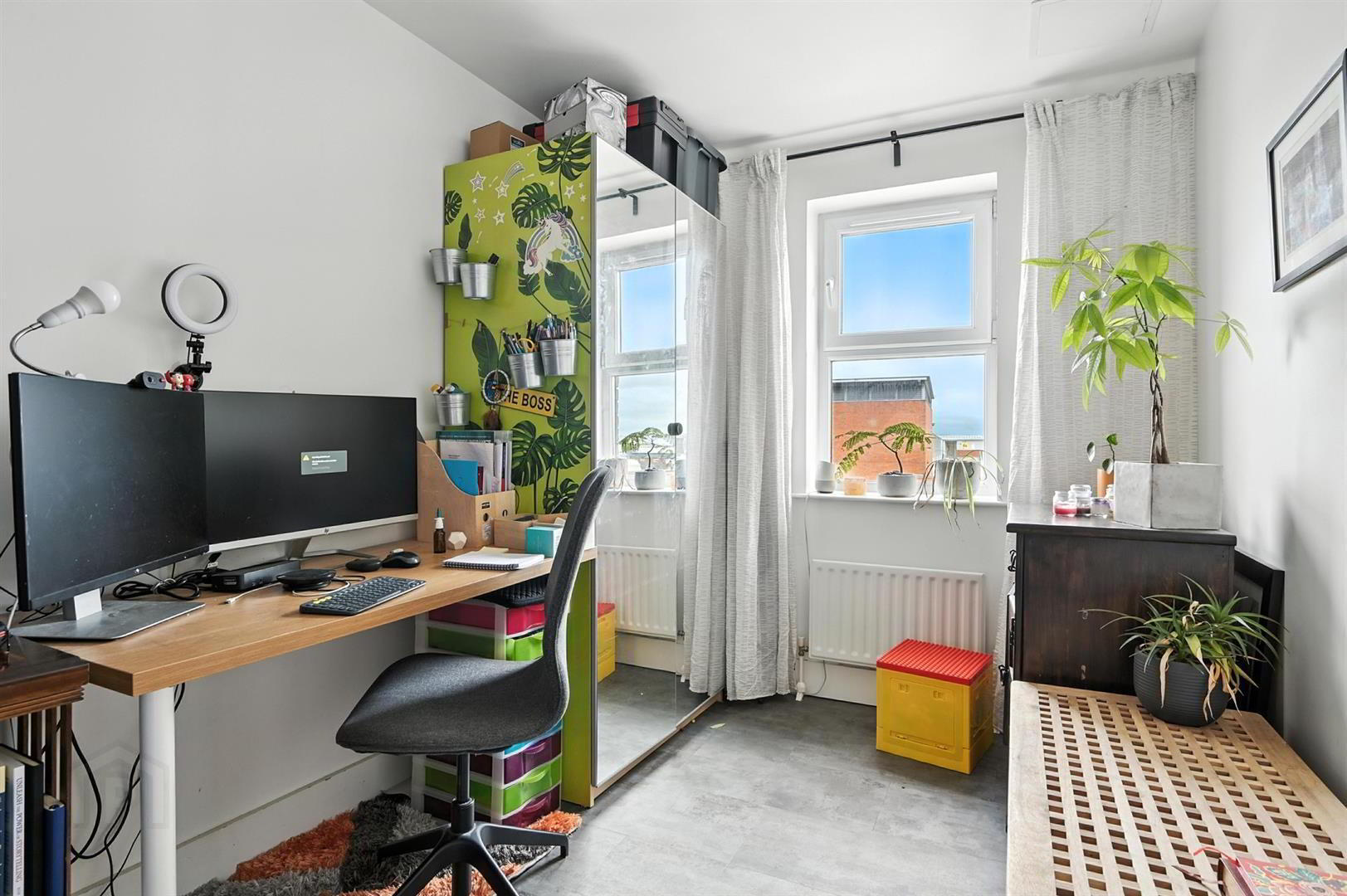 Apt 807 College Central, 4 College Avenue 17 of 18