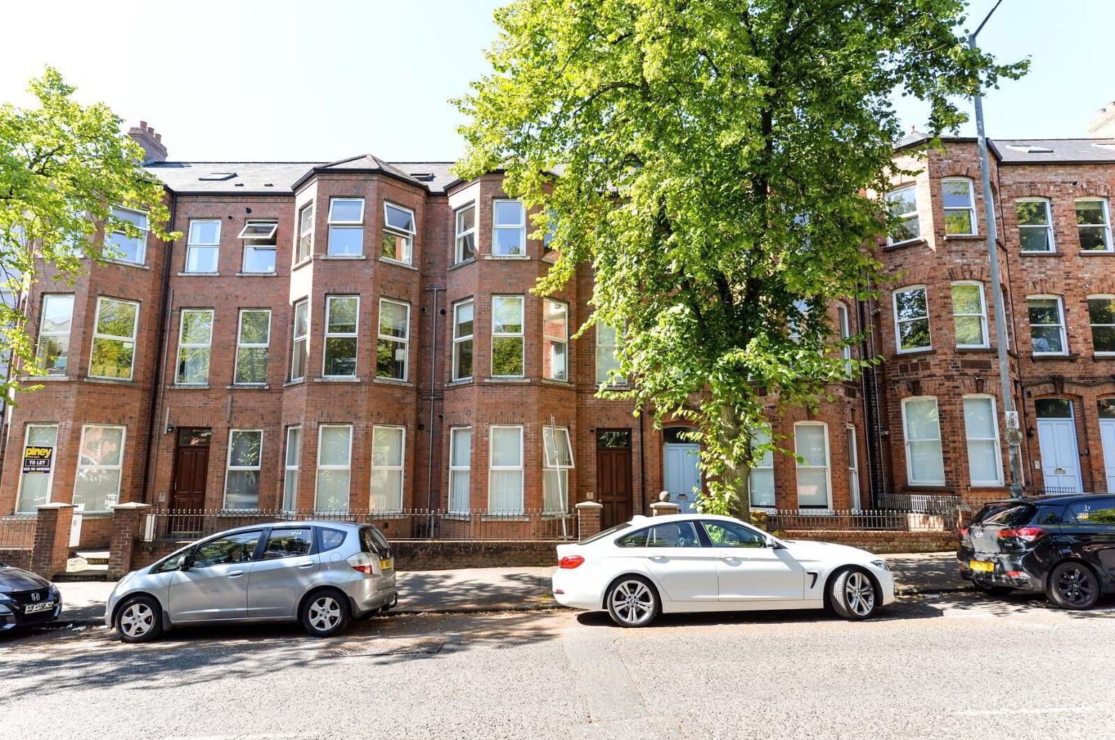 Flat 2, 97 Eglantine Avenue 2 of 8