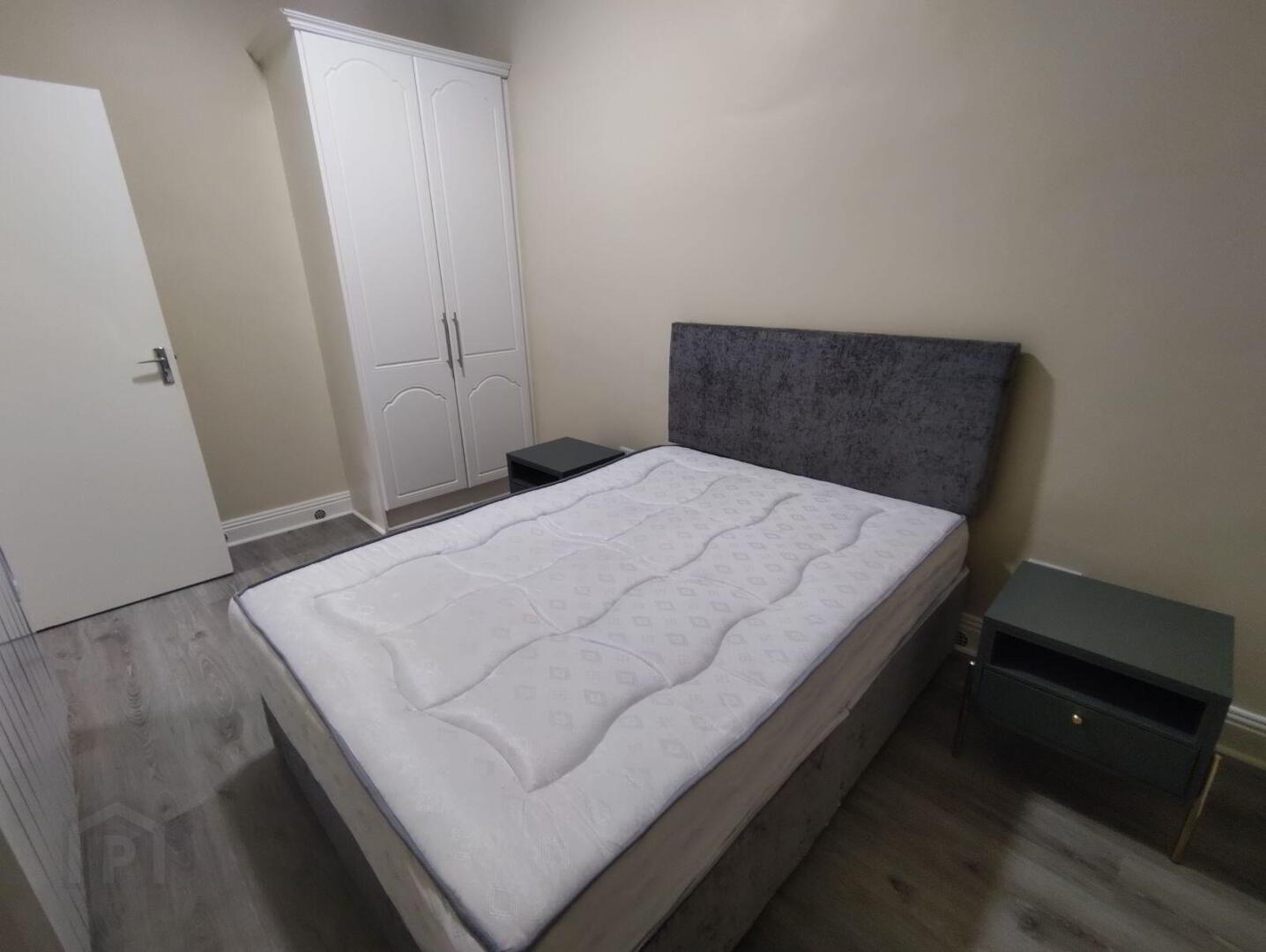 Apartment 1 7 Catherine Place 1 of 3