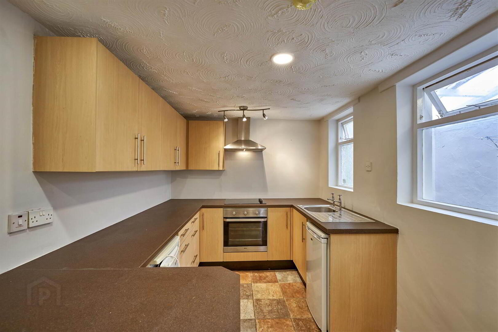 18 Stanley Road 5 of 15