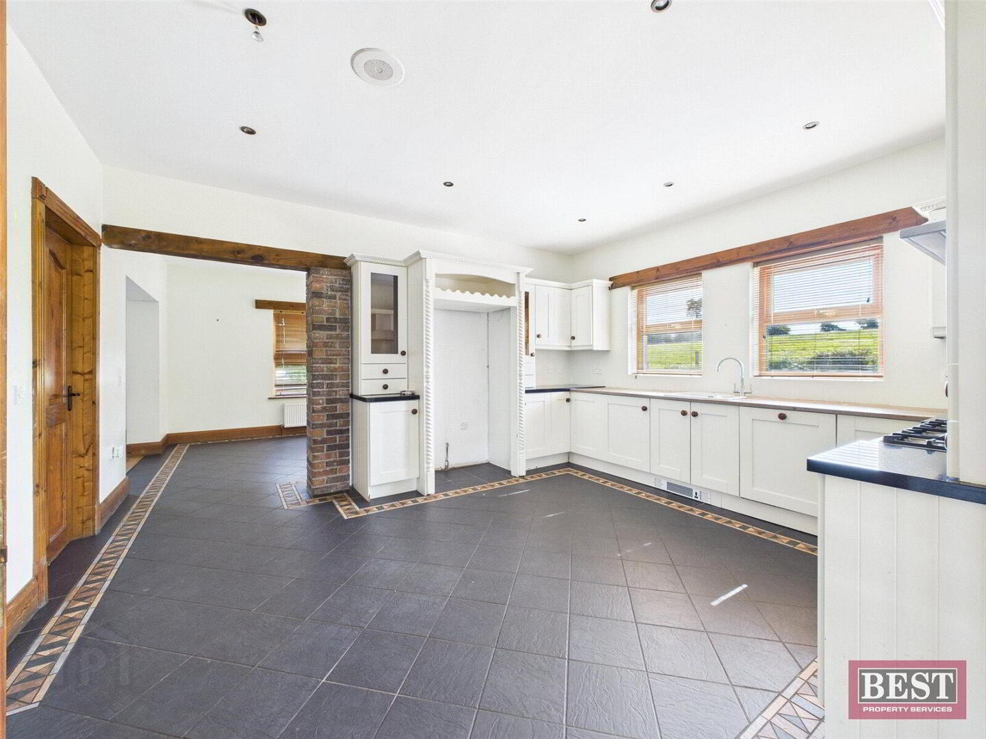 22 Whiterock Road 9 of 28