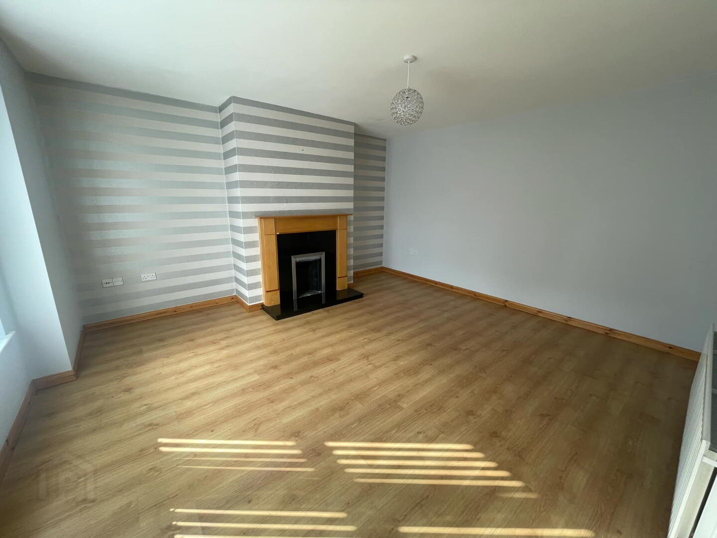 117 Waterfoot Park 3 of 14
