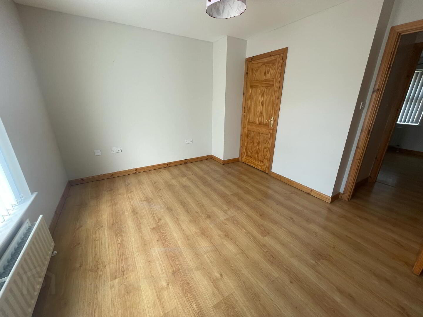 117 Waterfoot Park 8 of 14