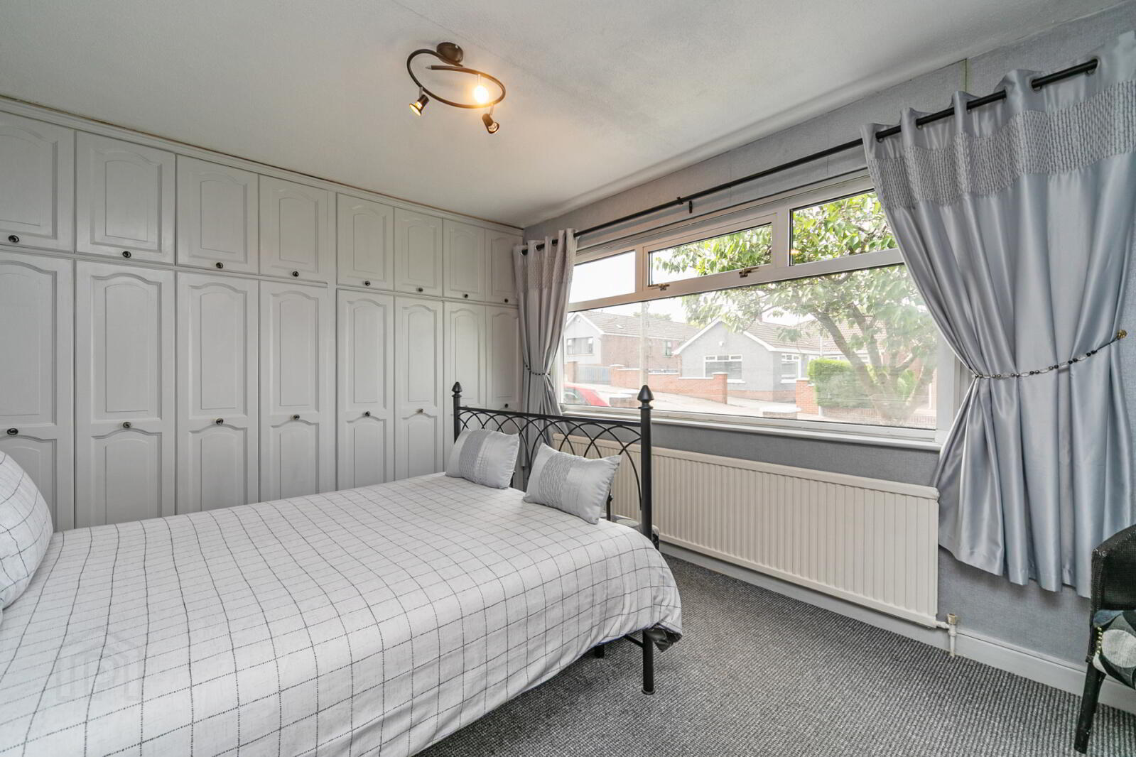 24 Glenwell Crescent 8 of 35
