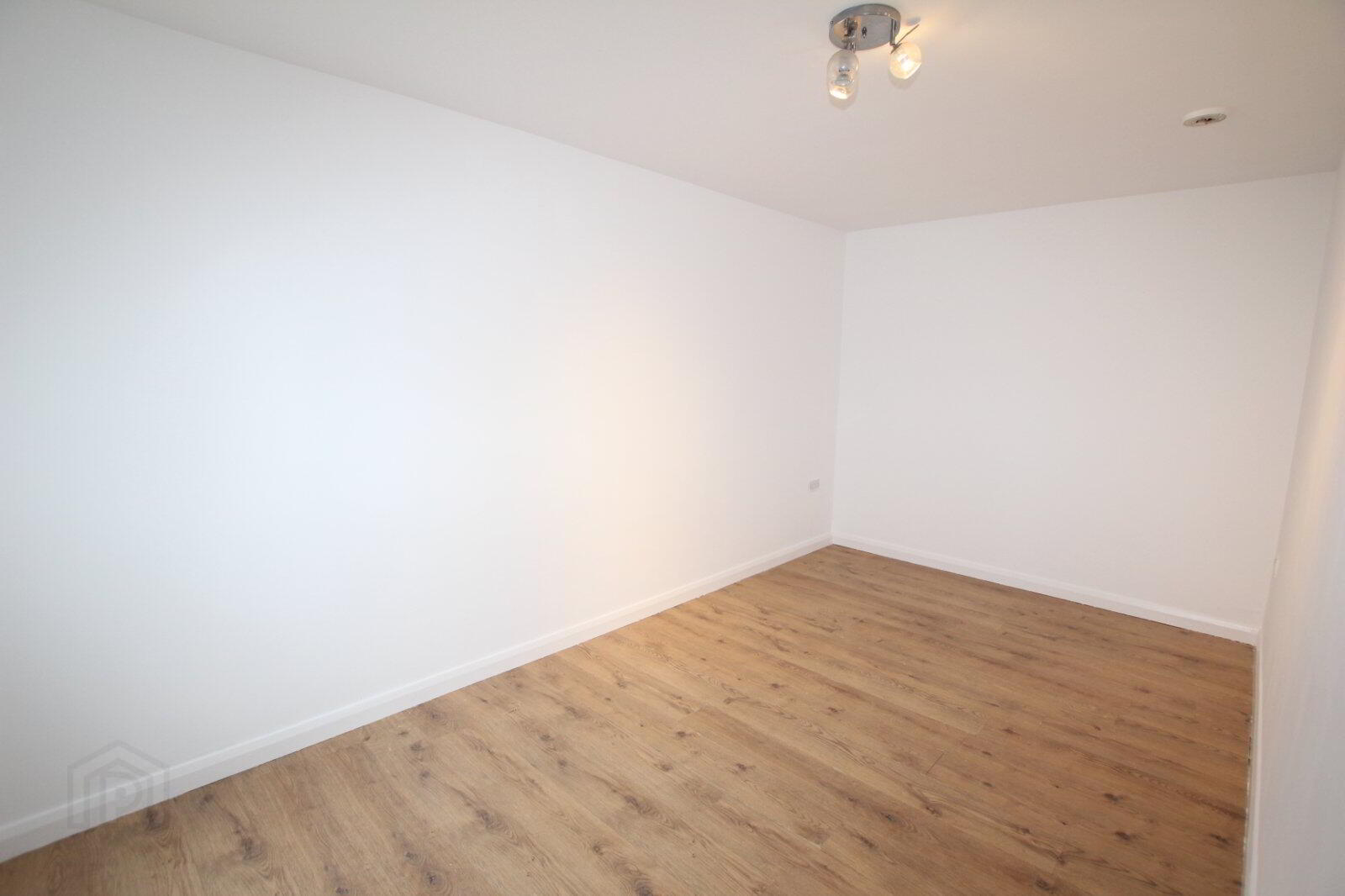 46 Ainsworth Avenue 3 of 11