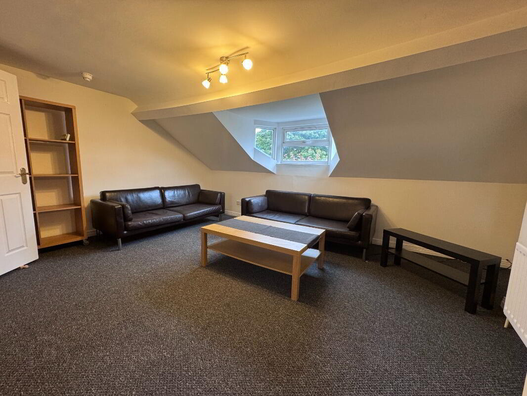143b Lisburn Road 3 of 8