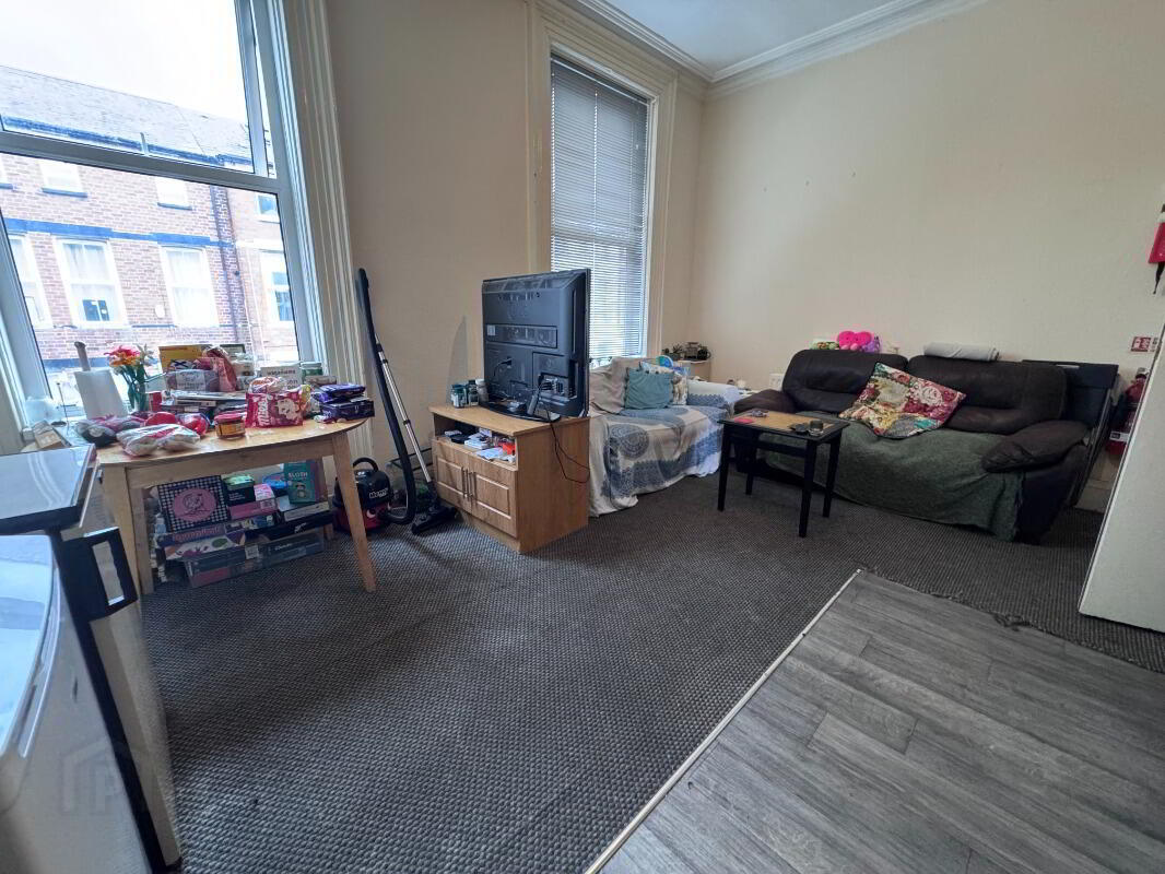 32 Lawrence Street 3 of 8