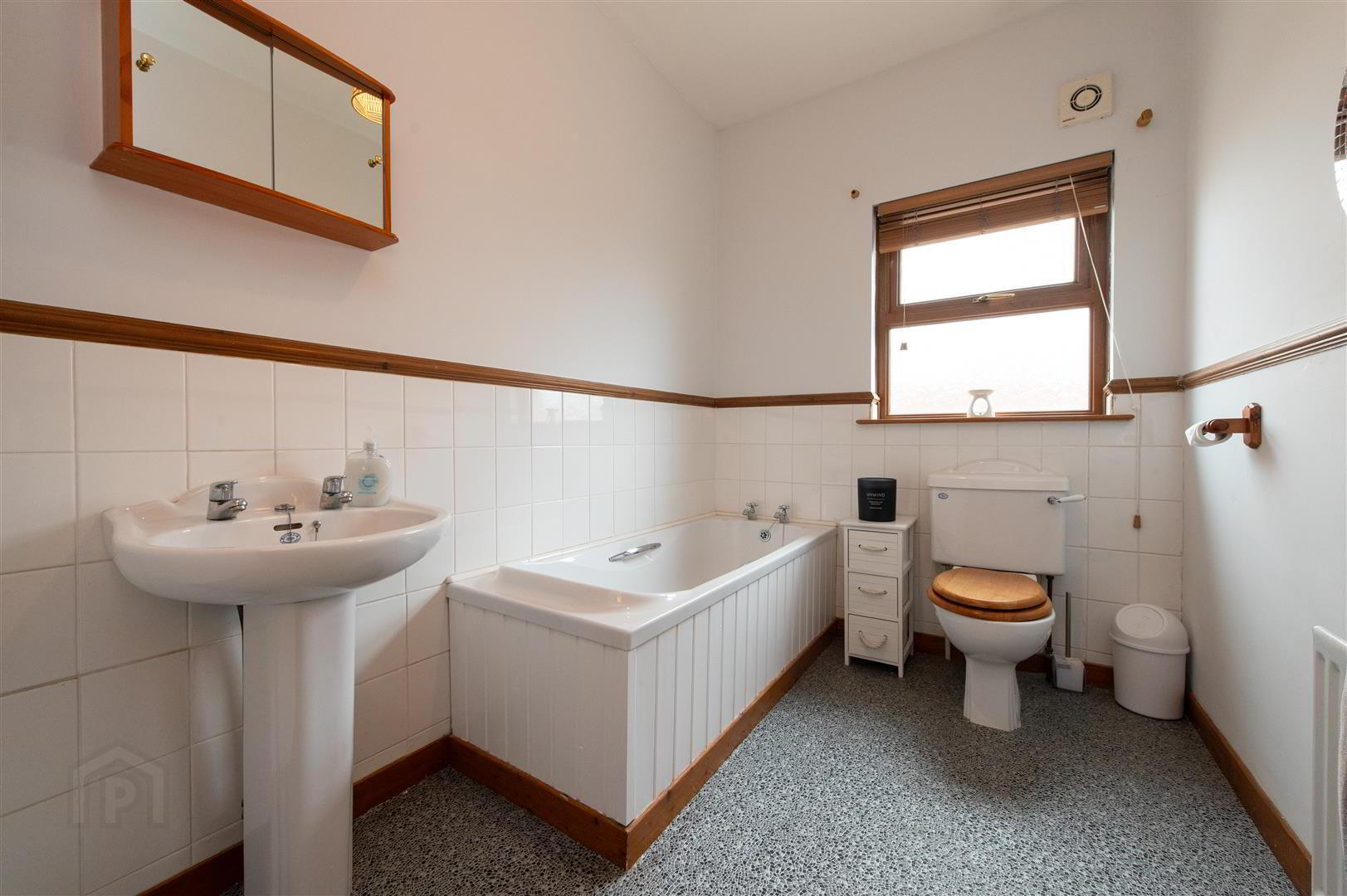 8 Oakwood Avenue 11 of 25
