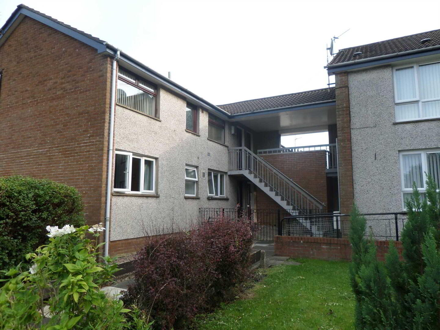 10d Grange Park 1 of 6
