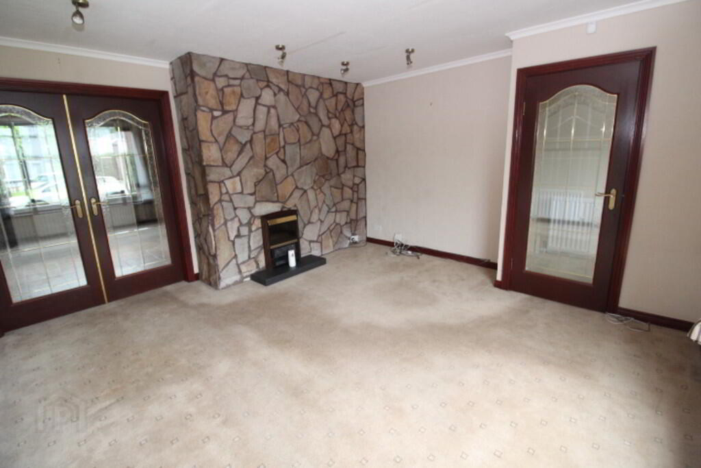 34 Ferndale Crescent 3 of 13