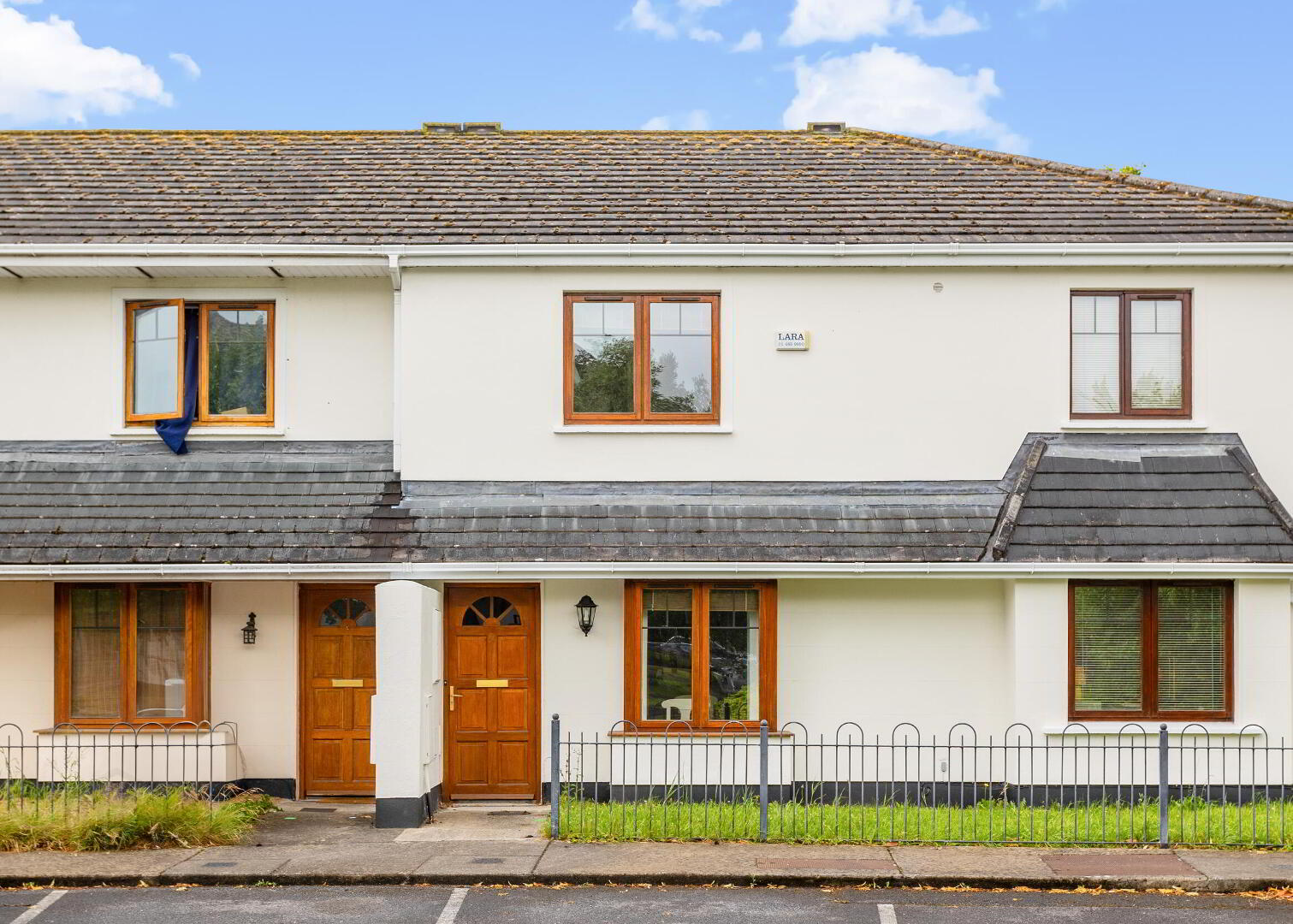 4 Straffan Drive 1 of 19
