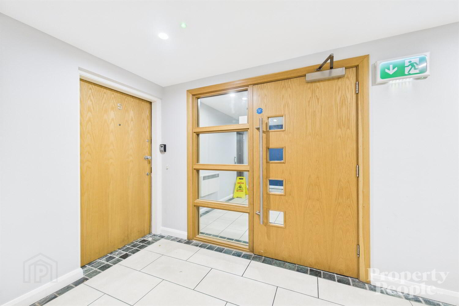 APT 5 Lesley Centre, 109 Shankill Road 8 of 25