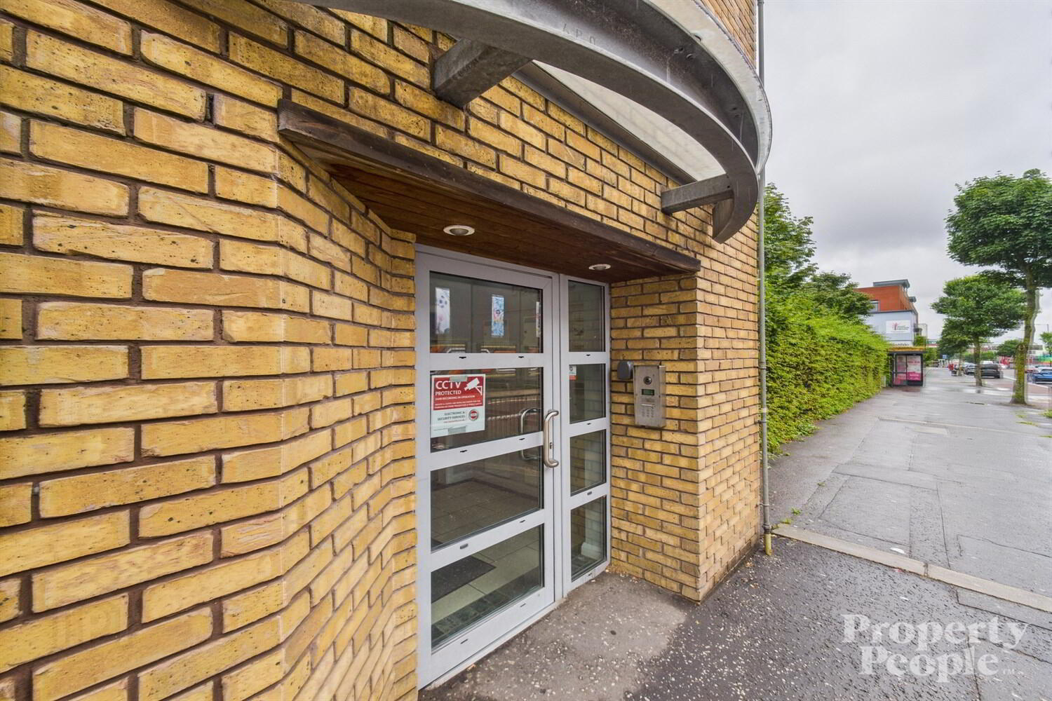 APT 5 Lesley Centre, 109 Shankill Road 2 of 25