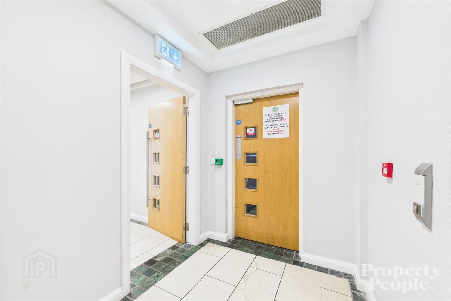 APT 5 Lesley Centre, 109 Shankill Road 6 of 25