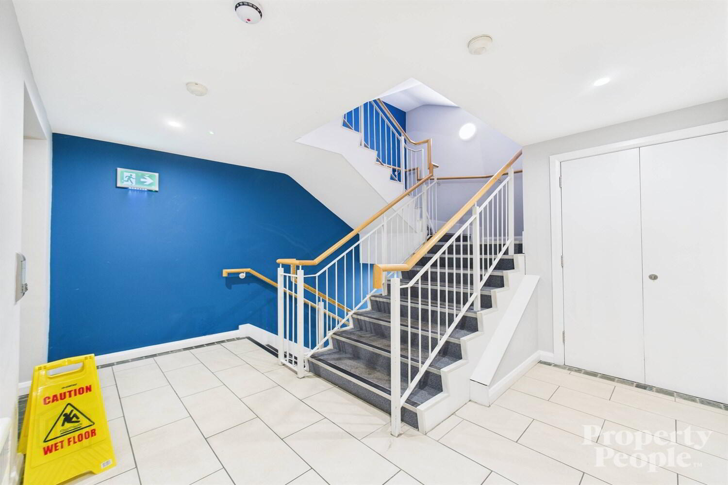 APT 5 Lesley Centre, 109 Shankill Road 9 of 25