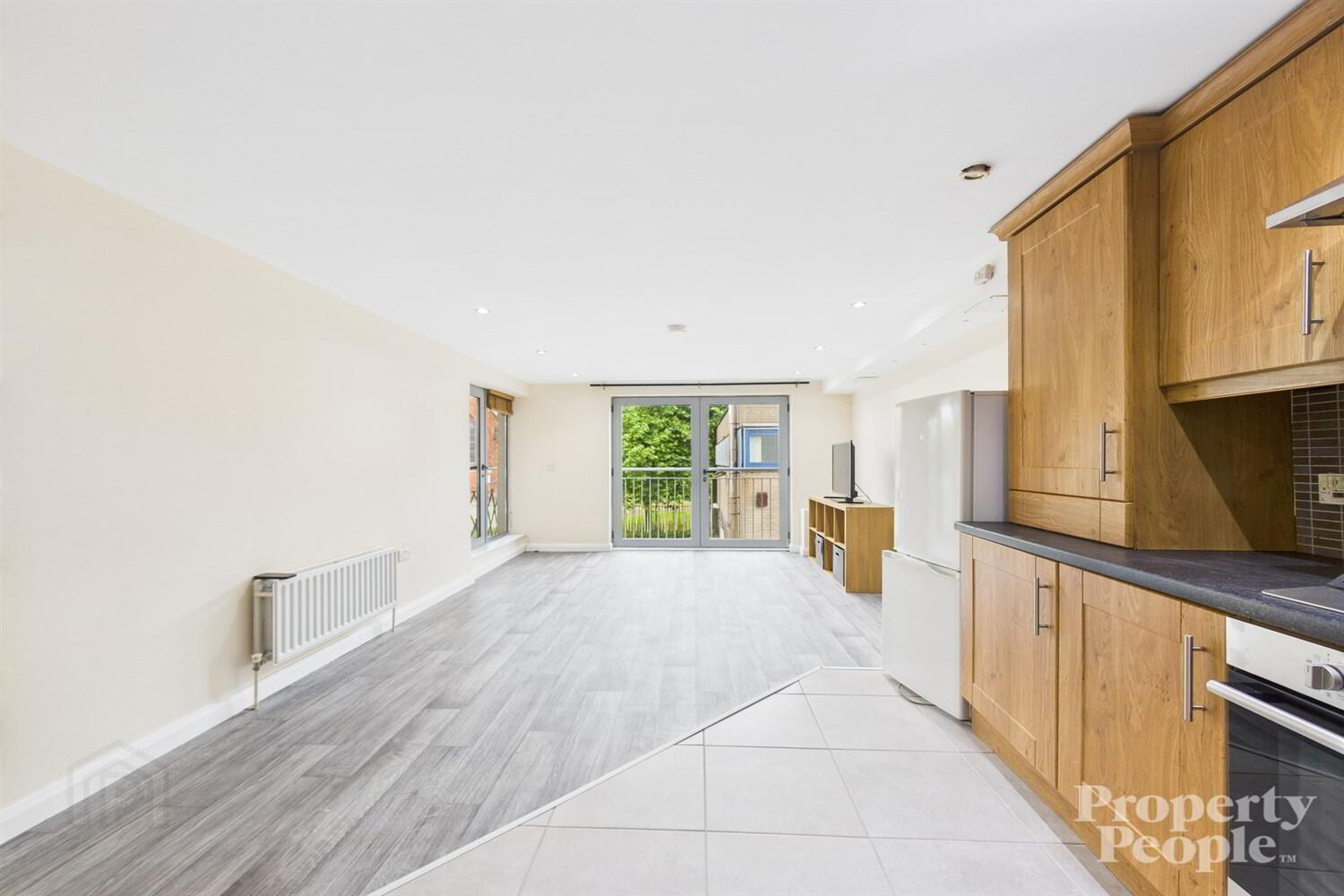 APT 5 Lesley Centre, 109 Shankill Road 14 of 25