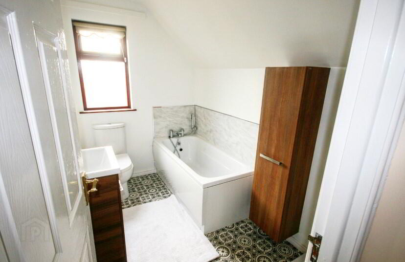 22 Roxborough Heights 7 of 10