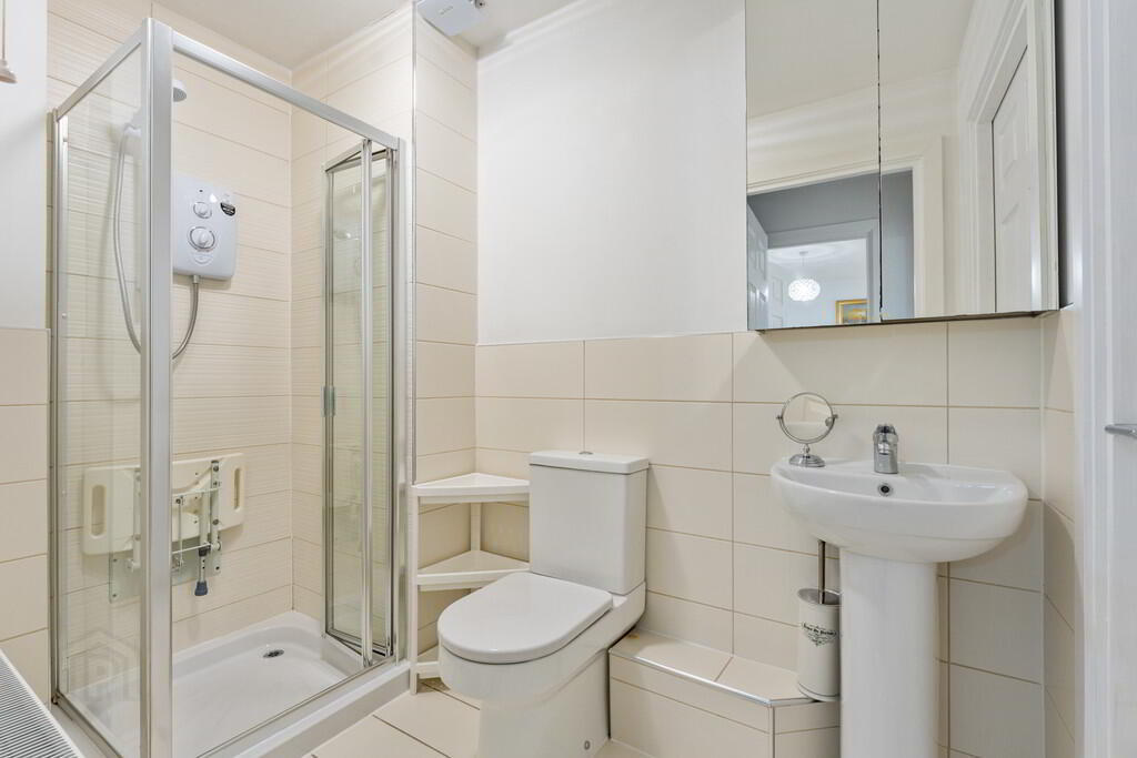 A1 Apt The Limes, 216a Belmont Road 16 of 20