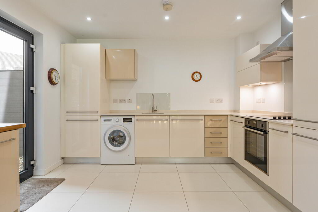 A1 Apt The Limes, 216a Belmont Road 13 of 20