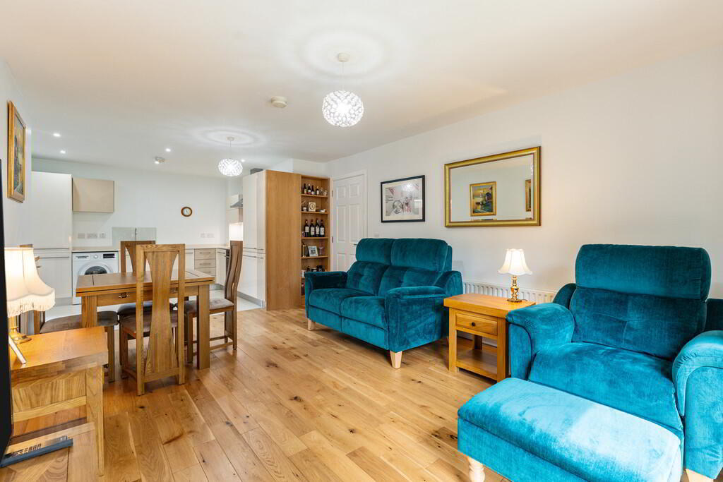 A1 Apt The Limes, 216a Belmont Road 9 of 20