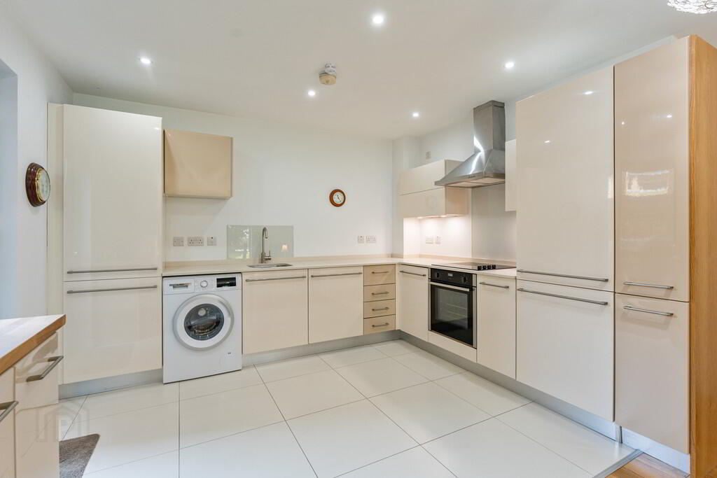 A1 Apt The Limes, 216a Belmont Road 11 of 20