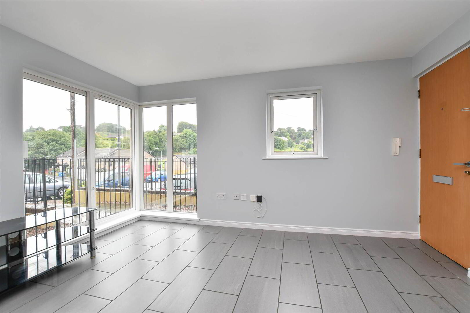 9 Meadowfields Close 8 of 13