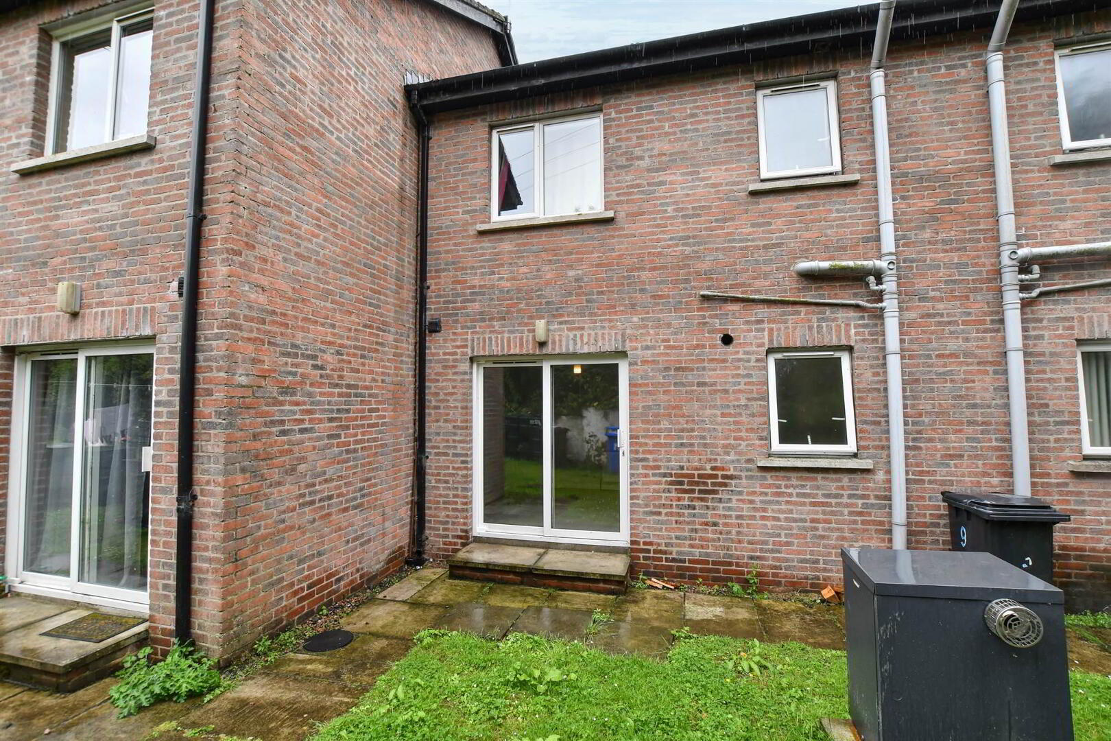 9 Meadowfields Close 13 of 13